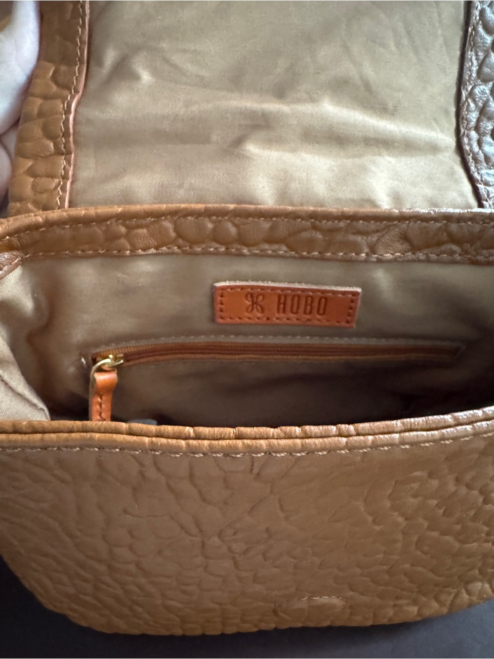HOBO Bonita Mini Pebbled Leather Crossbody Bag EUC like NWOT - Picture 11 of 12